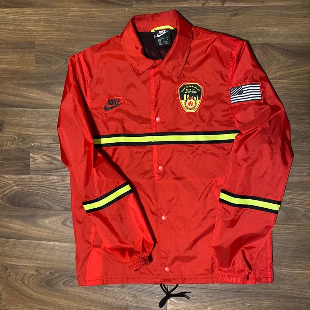 Nike Wind Breaker‼️